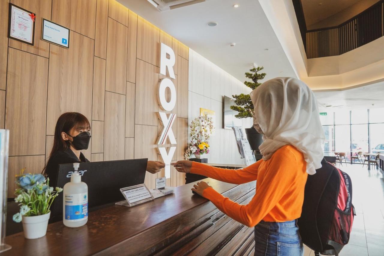 Roxy Hotel Serian Exterior photo